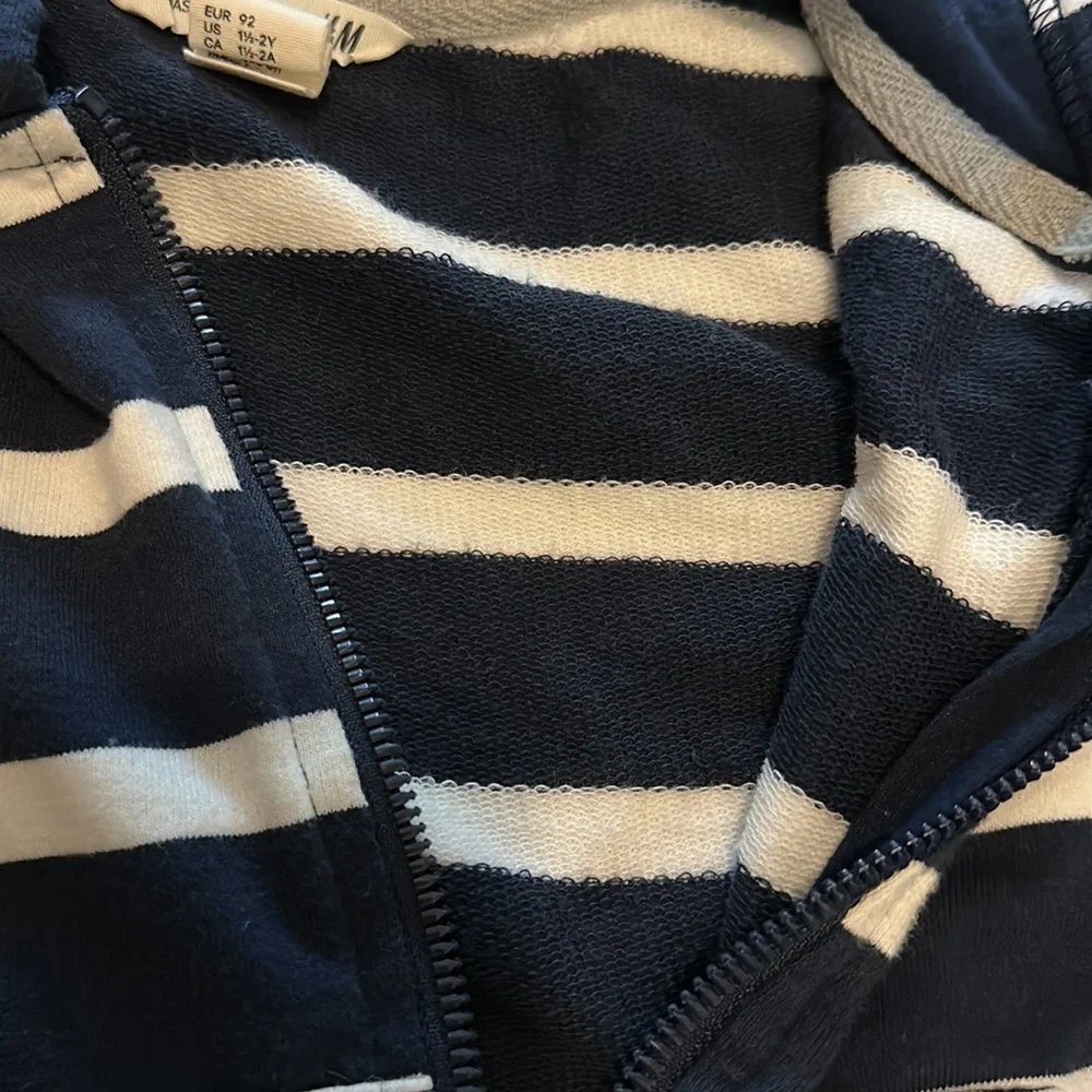 H&M excellent condition navy and white striped hoodie 1.5-2y - Picture 3 of 3